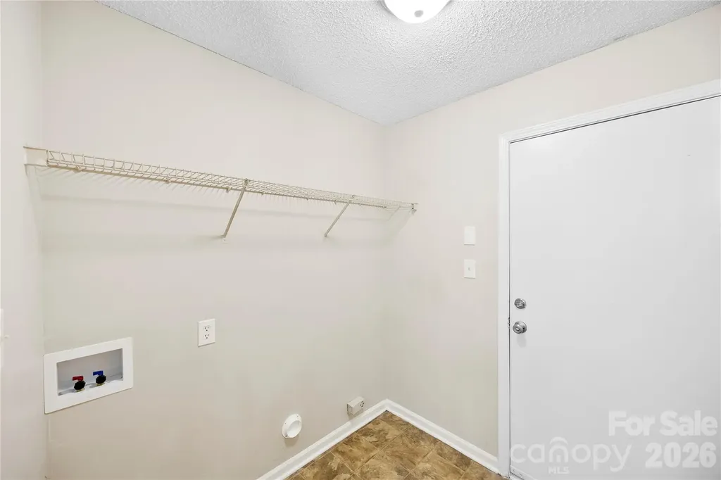 9713 Aviary Hill Way Charlotte NC 28214