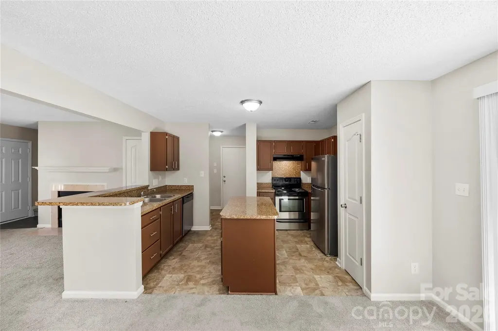 9713 Aviary Hill Way Charlotte NC 28214