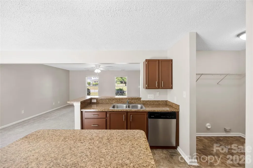 9713 Aviary Hill Way Charlotte NC 28214