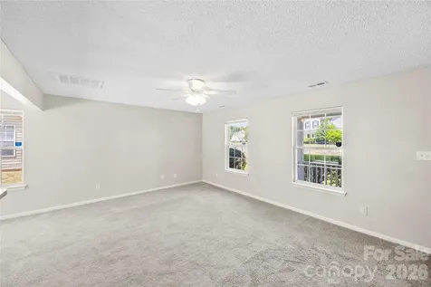 9713 Aviary Hill Way Charlotte NC 28214