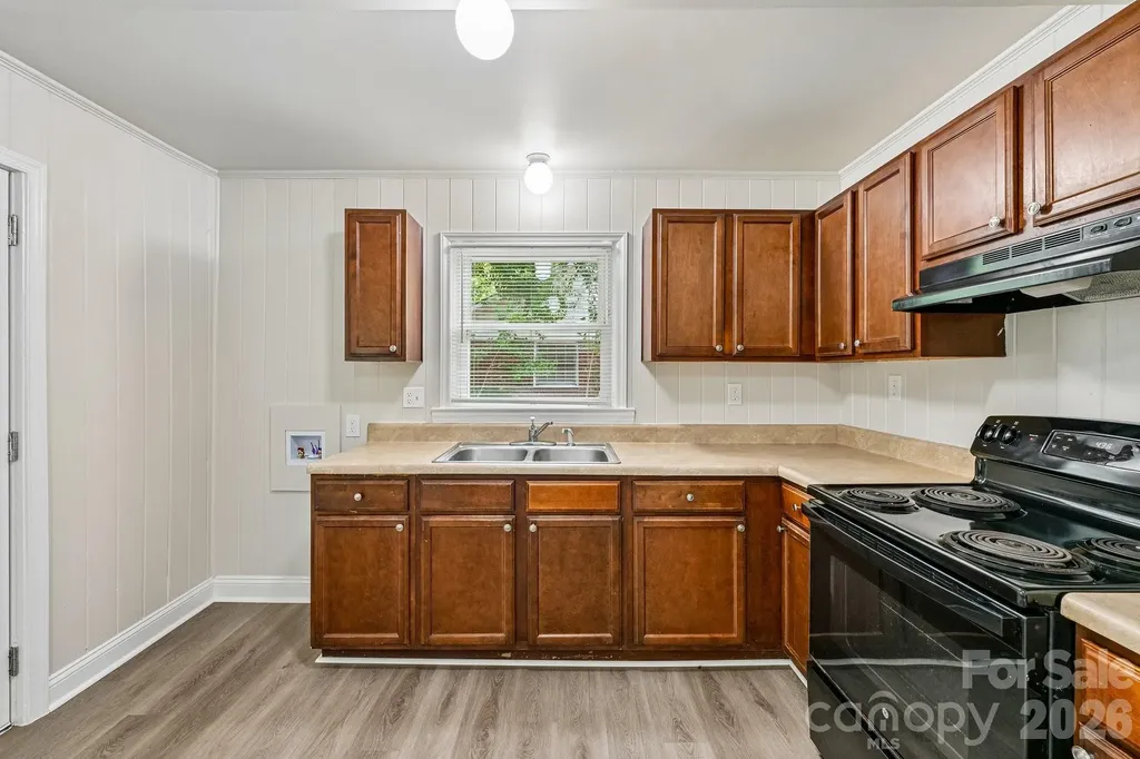 3935 Crestridge Drive Charlotte NC 28217