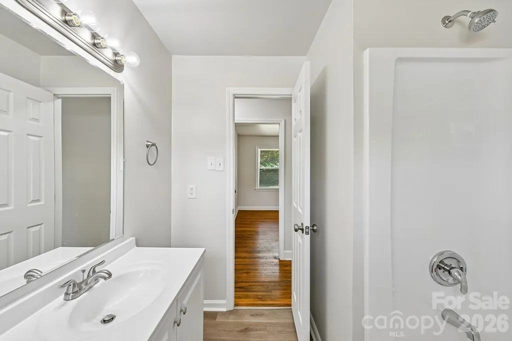 3935 Crestridge Drive Charlotte NC 28217
