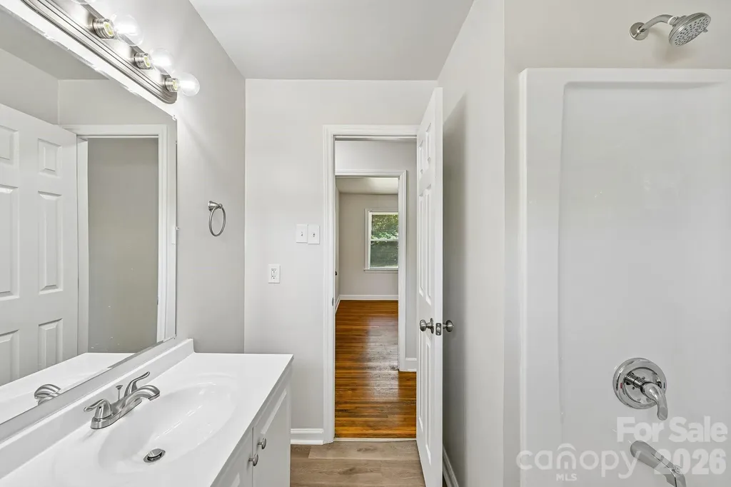 3935 Crestridge Drive Charlotte NC 28217