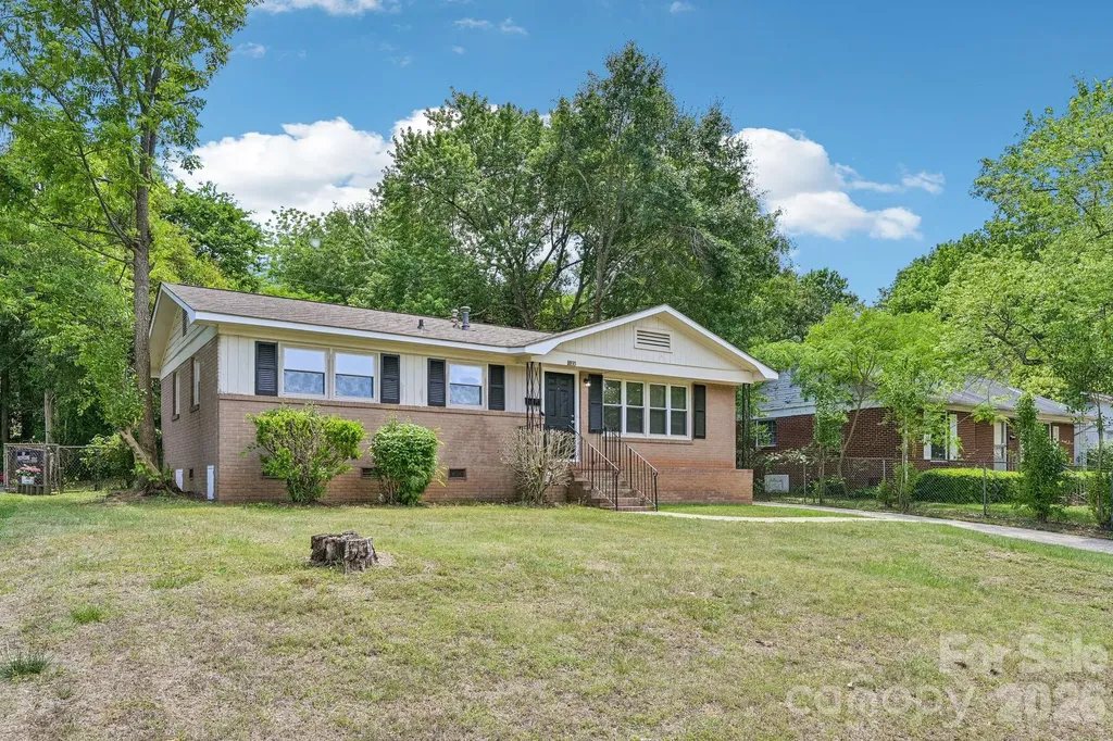 3935 Crestridge Drive Charlotte NC 28217
