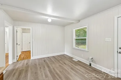 3935 Crestridge Drive Charlotte NC 28217