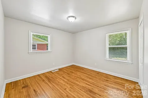 3935 Crestridge Drive Charlotte NC 28217