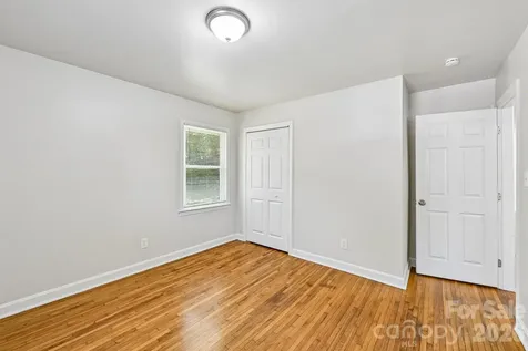 3935 Crestridge Drive Charlotte NC 28217