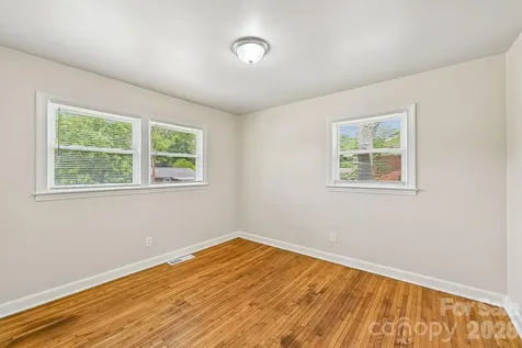 3935 Crestridge Drive Charlotte NC 28217