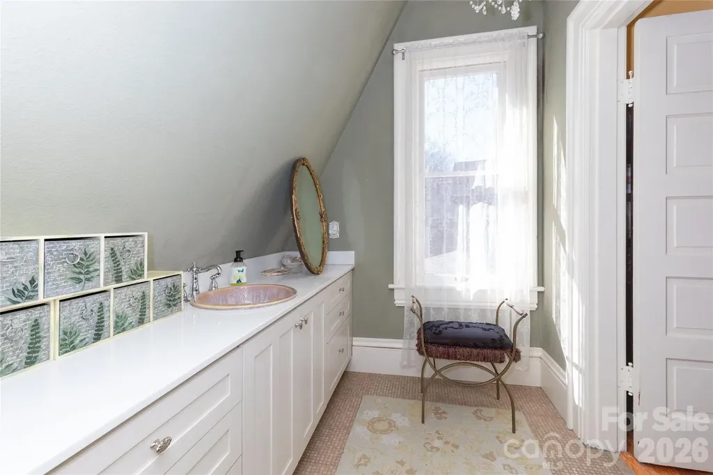 129 Woolsey Heights Waynesville NC 28786