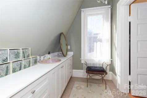 129 Woolsey Heights Waynesville NC 28786