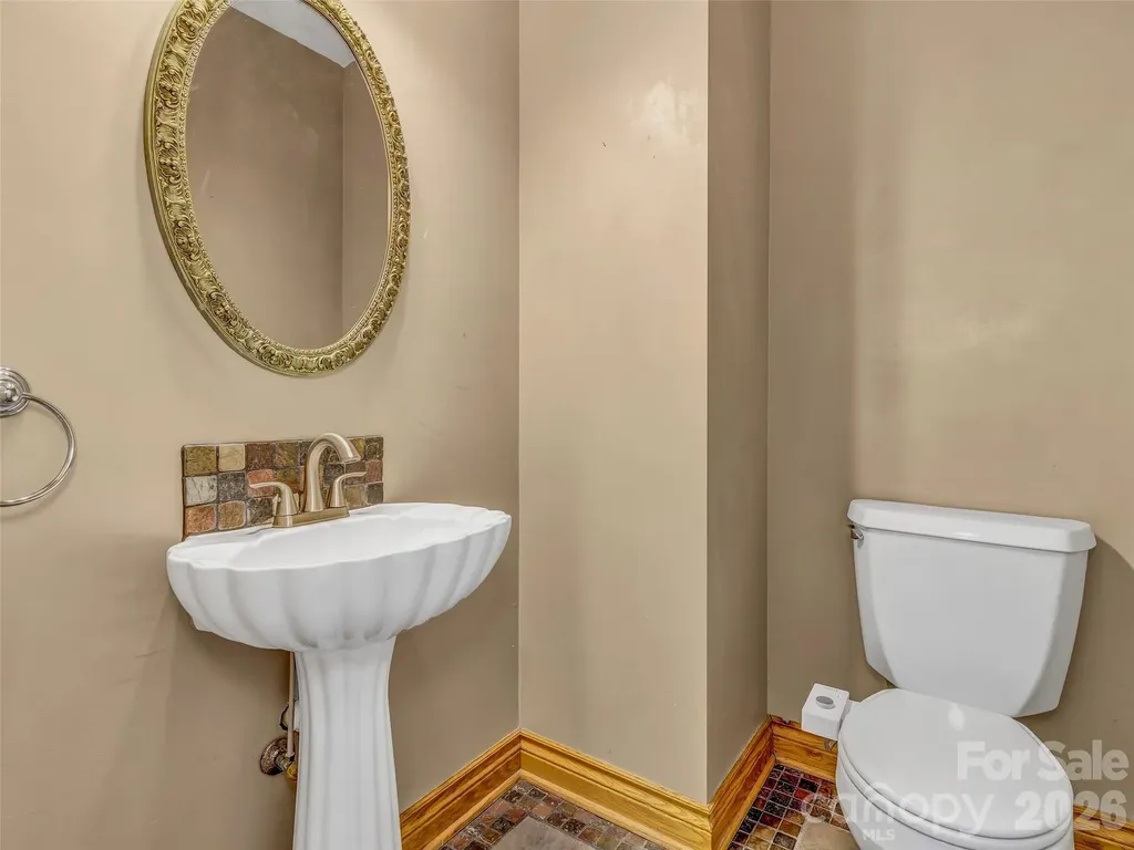287 Shady Creek Lane Hendersonville NC 28739