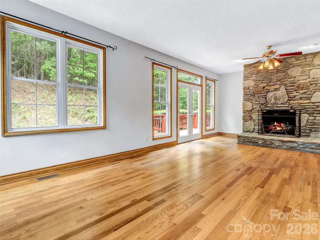 287 Shady Creek Lane Hendersonville NC 28739