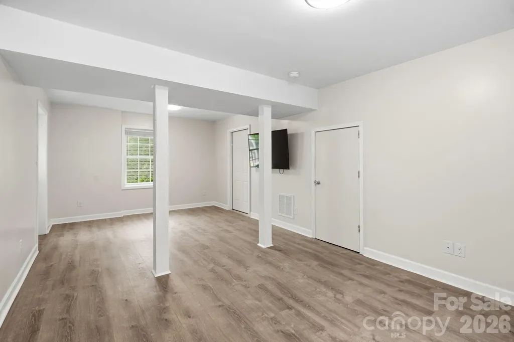 48 Mardell Circle Asheville NC 28806