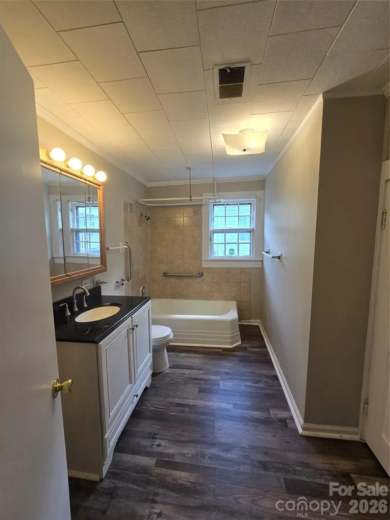184 Cabarrus Avenue E Concord NC 28025