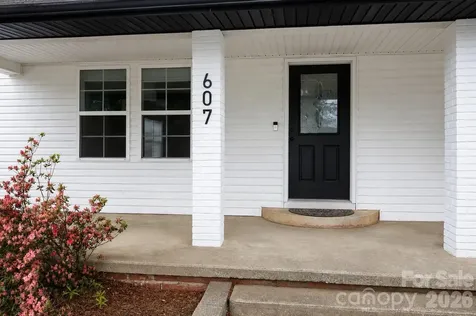 607 Old Charlotte Road SW Concord NC 28027