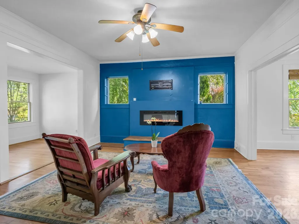 1534 Kensington Road Hendersonville NC 28791