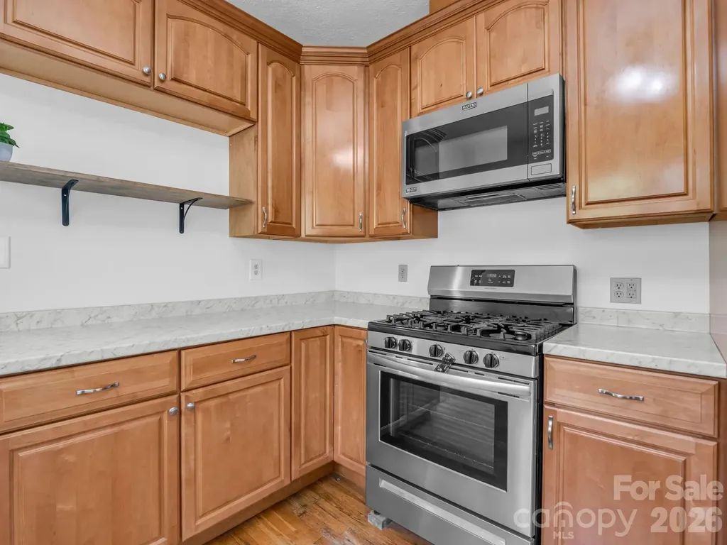 1534 Kensington Road Hendersonville NC 28791