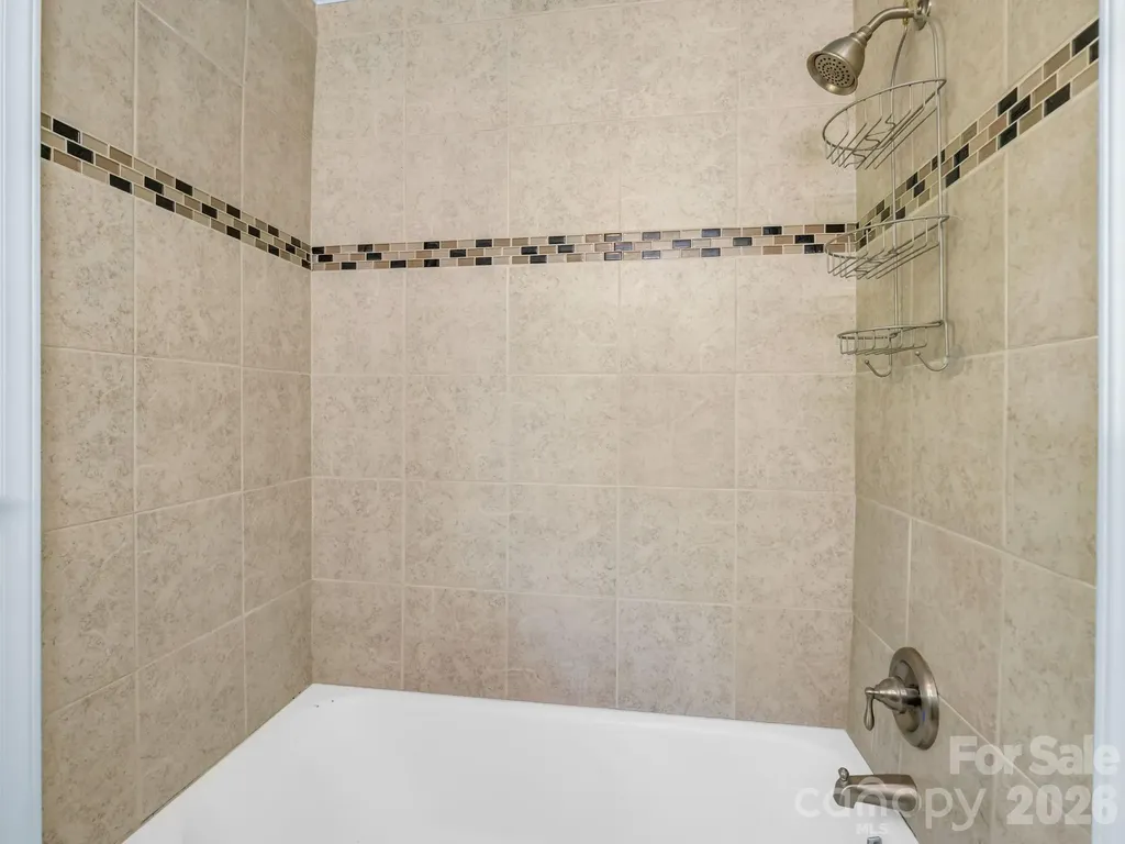 1534 Kensington Road Hendersonville NC 28791