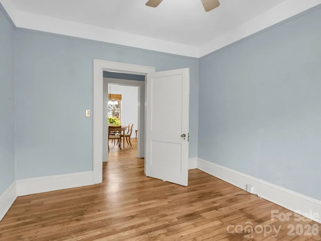 1534 Kensington Road Hendersonville NC 28791