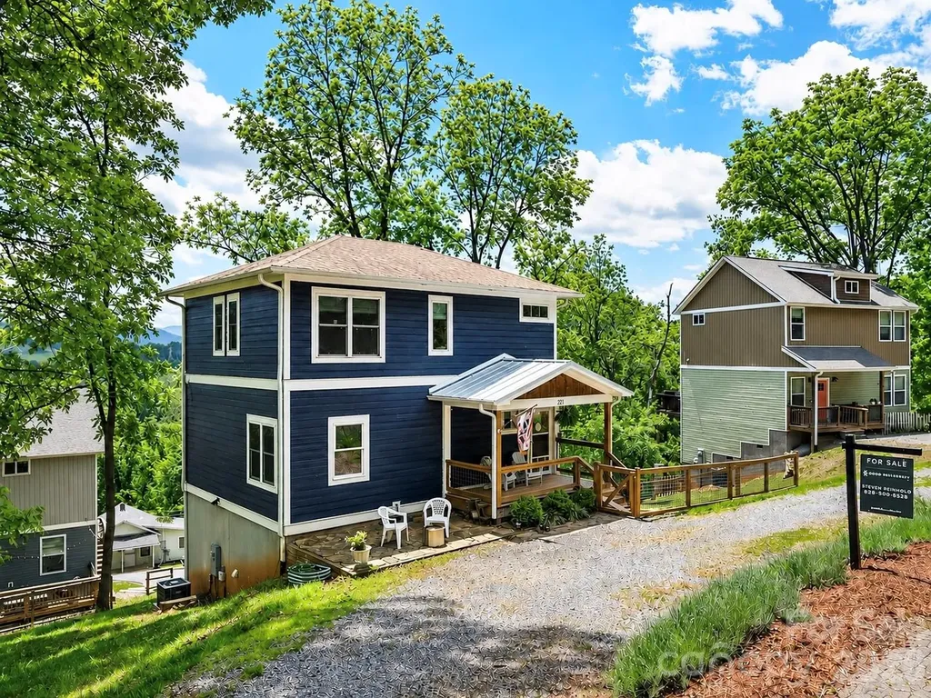 221 Northside Street Canton NC 28716