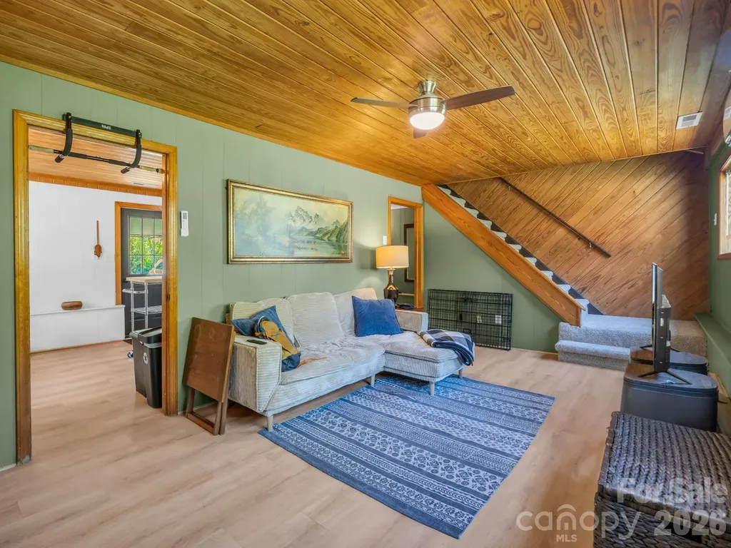 363 Etowah School Road Hendersonville NC 28739