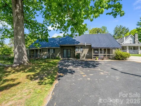 363 Etowah School Road Hendersonville NC 28739