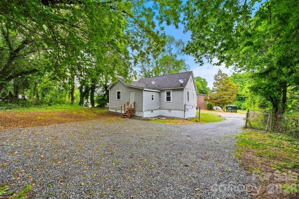 912 S Center Street Hickory NC 28602