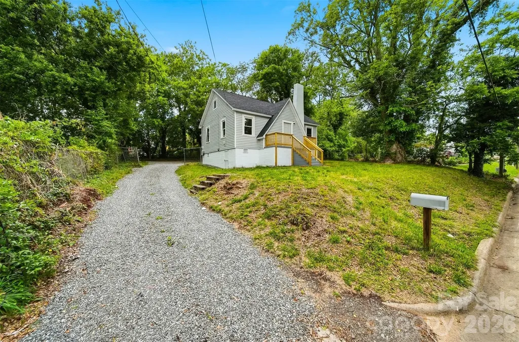 912 S Center Street Hickory NC 28602