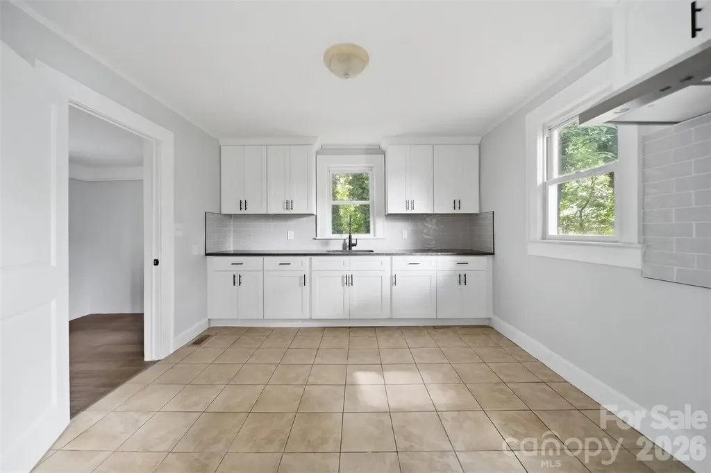 912 S Center Street Hickory NC 28602