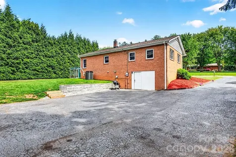204 Oak Grove Road East Flat Rock NC 28726
