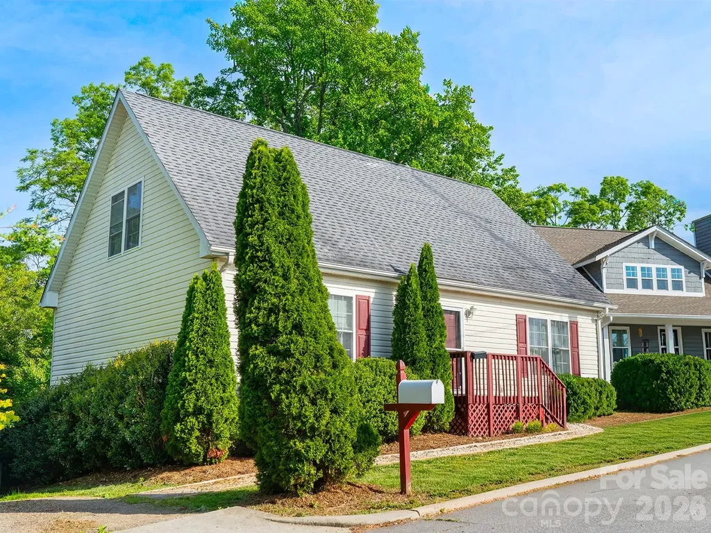 Asheville NC, 206 Courtland Place