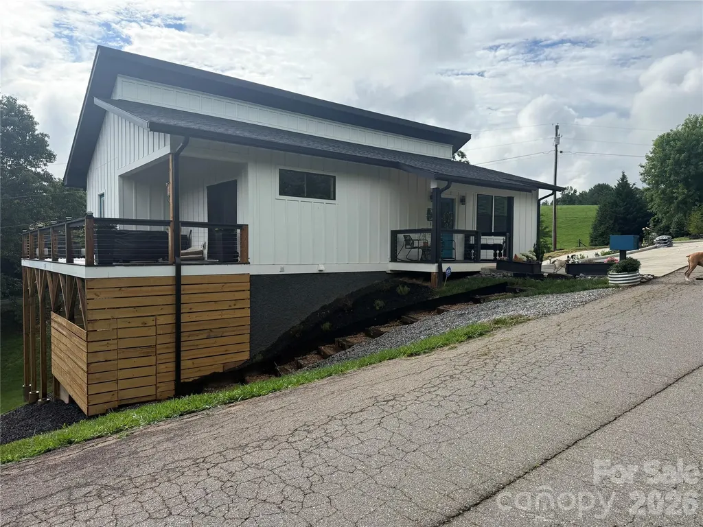 1 Little Oak Road Leicester NC 28748