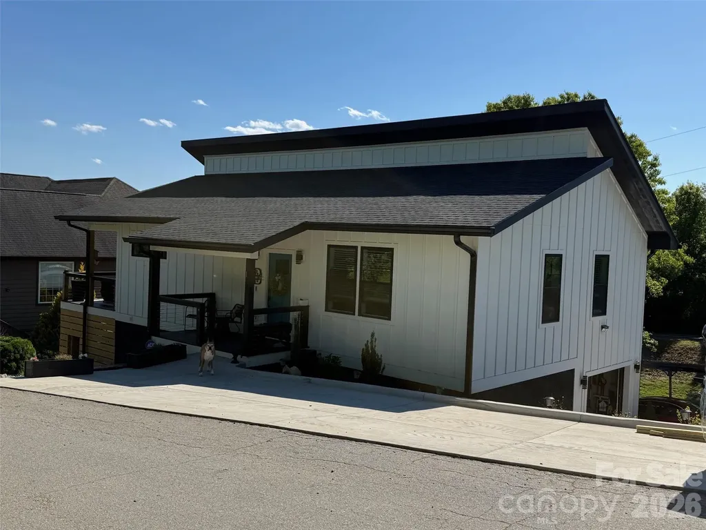 Leicester NC, 1 Little Oak Road