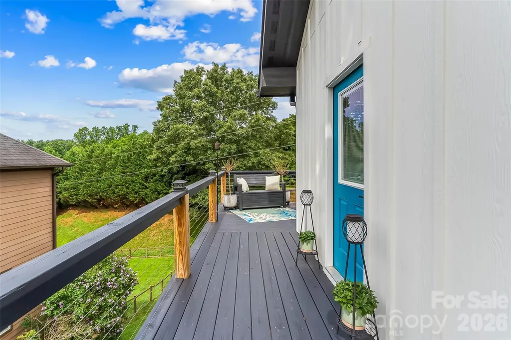 1 Little Oak Road Leicester NC 28748