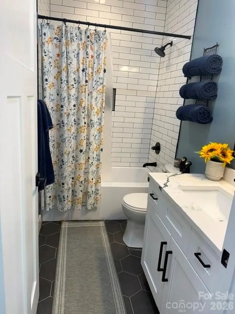 1 Little Oak Road Leicester NC 28748