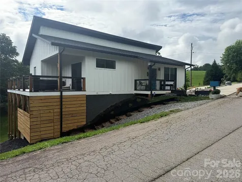 1 Little Oak Road Leicester NC 28748