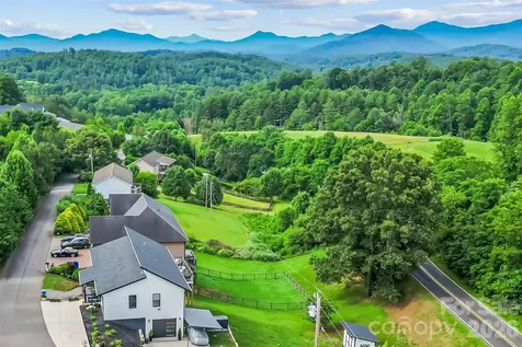 1 Little Oak Road Leicester NC 28748