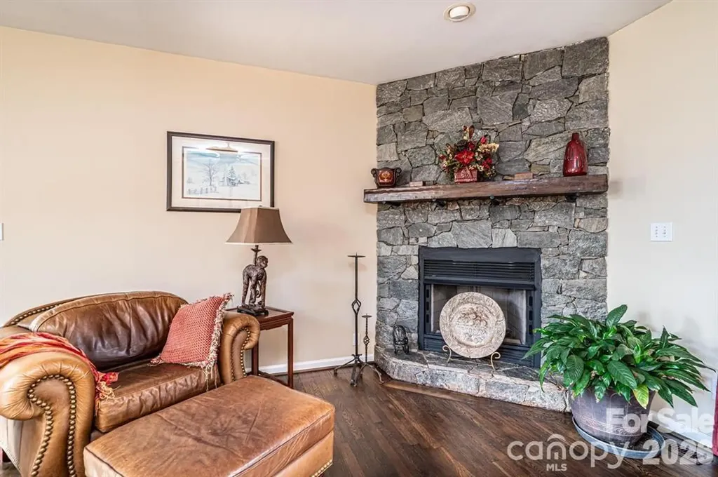 3992 Brickfield Street Hickory NC 28602