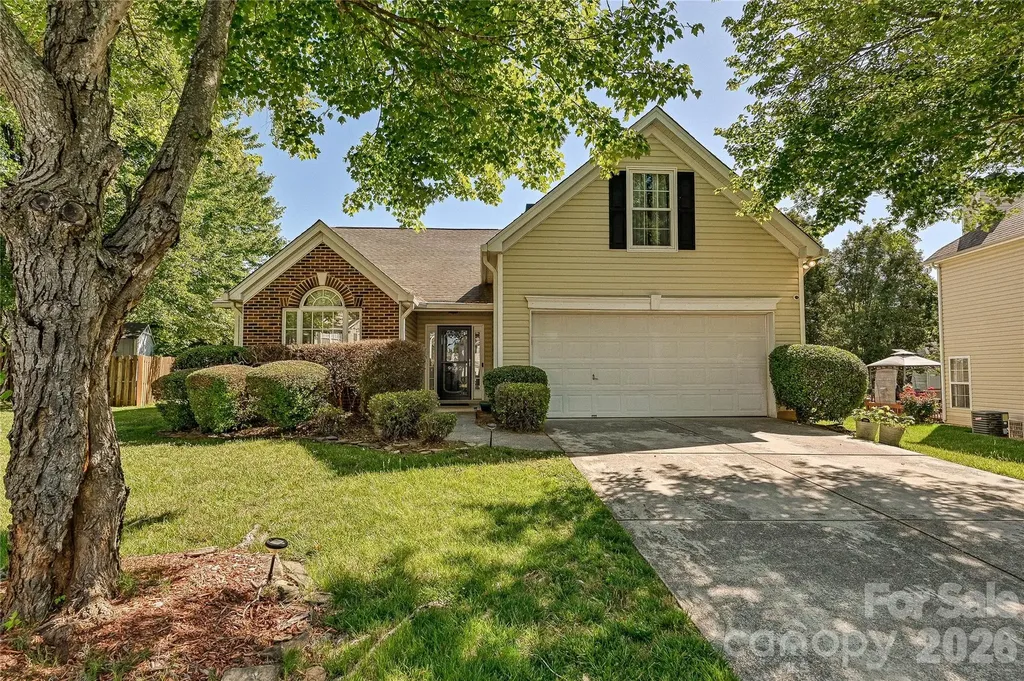 9942 Gray Dove Court Charlotte NC 28216