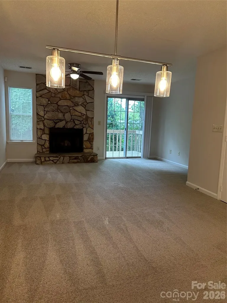6311 Windsor Gate Lane Charlotte NC 28215