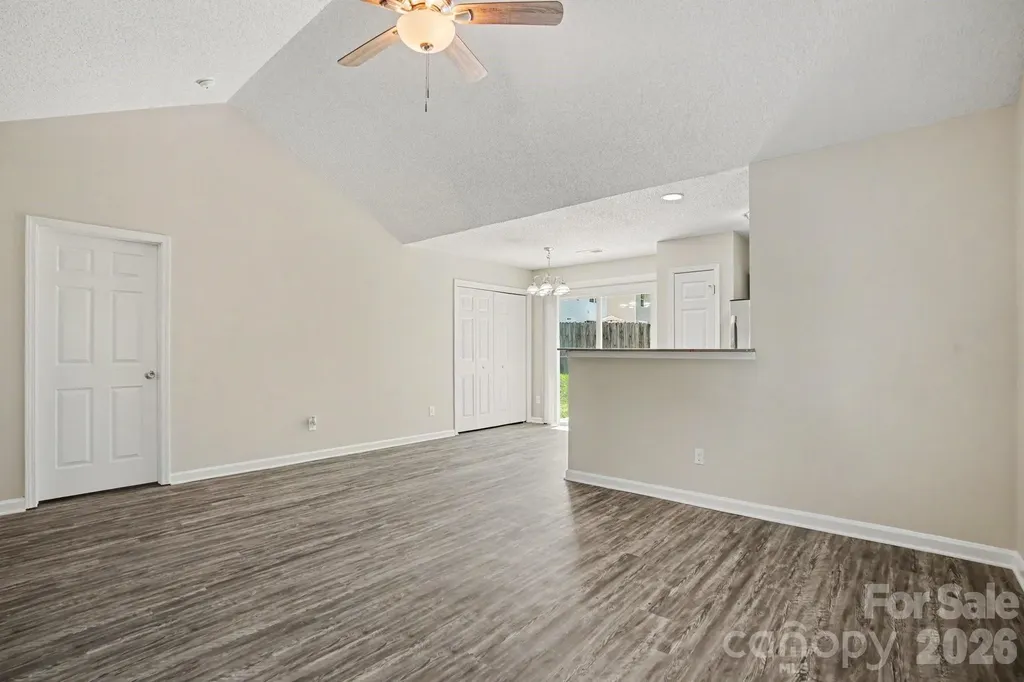 1610 Forest Stream Court Charlotte NC 28213