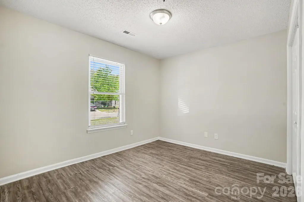 1610 Forest Stream Court Charlotte NC 28213