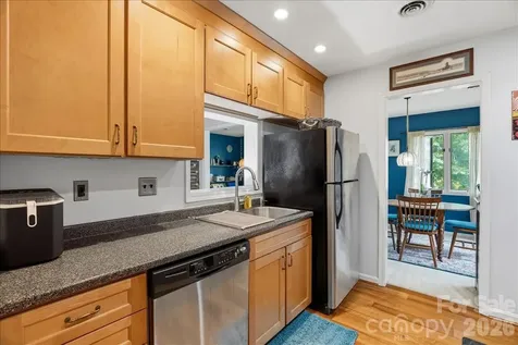 16 Woodsong Lane Brevard NC 28712
