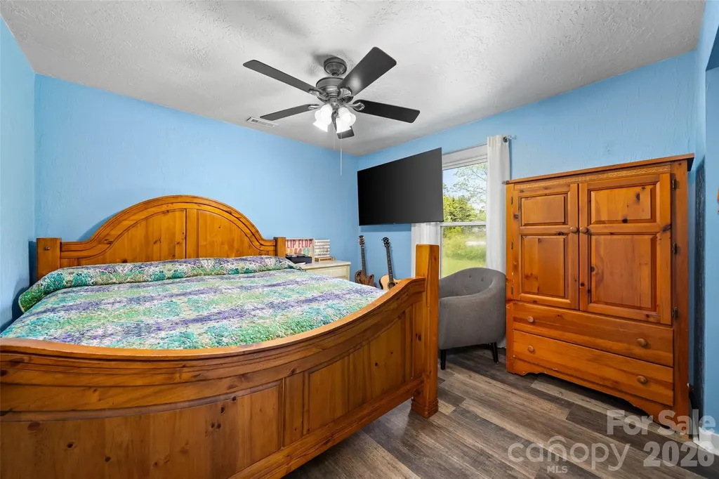 28 Cathys Cove Road Hendersonville NC 28792