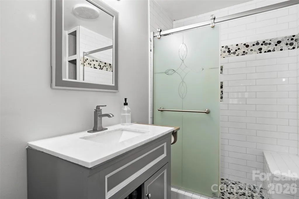 28 Cathys Cove Road Hendersonville NC 28792