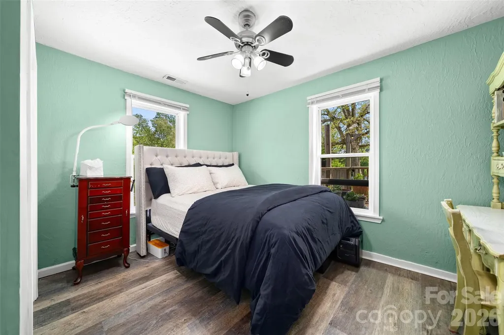 28 Cathys Cove Road Hendersonville NC 28792