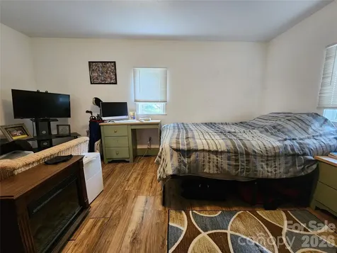 28 Cathys Cove Road Hendersonville NC 28792