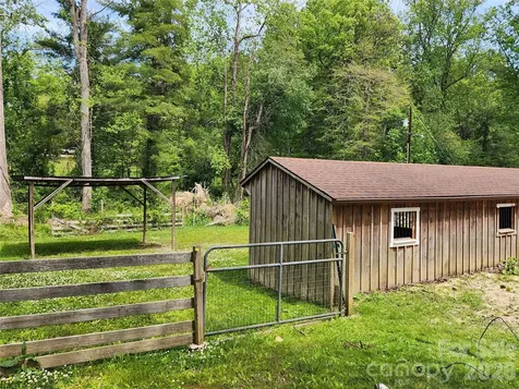 28 Cathys Cove Road Hendersonville NC 28792