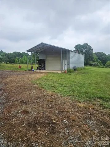 32049 Kendalls Church Road New London NC 28127