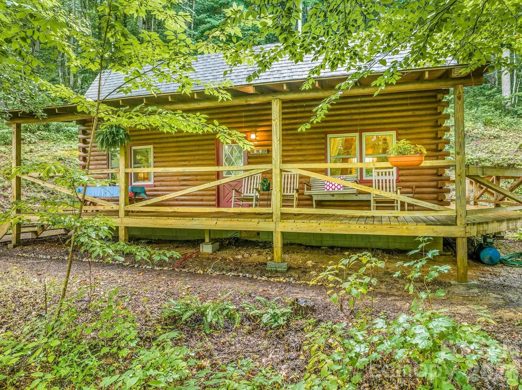 51 Spruce Street Maggie Valley NC 28751